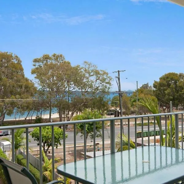 Spectacular Unit Overlooking Pumicestone Passage - Welsby Pde, Bongaree, hotel sa Bongaree