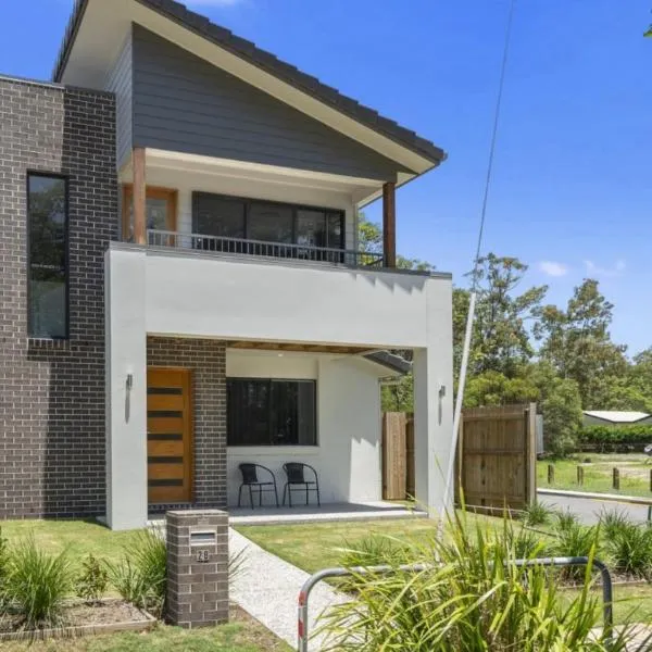 LAVISH BEACH HOUSE ON THE SURF SIDE!, hotel in Woorim