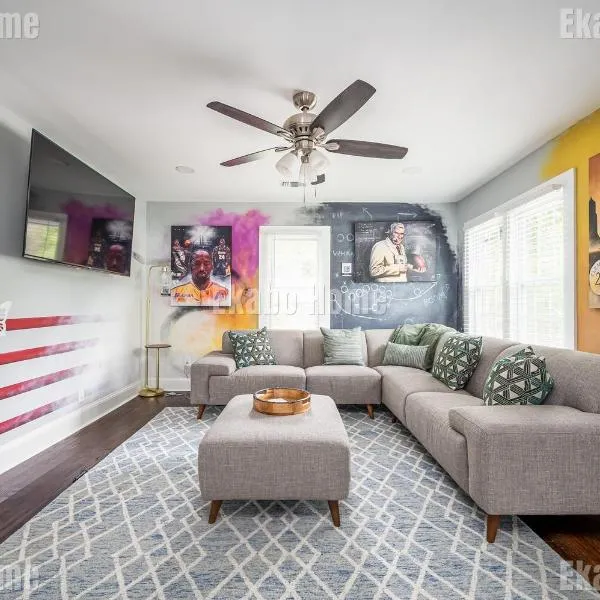 Luxury Sports Art Gallery - 15 mins to ATL Battery, hotel in Marietta