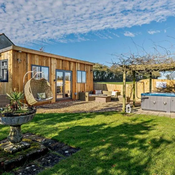 Log Cabin near Bath, hotel v destinaci Chippenham