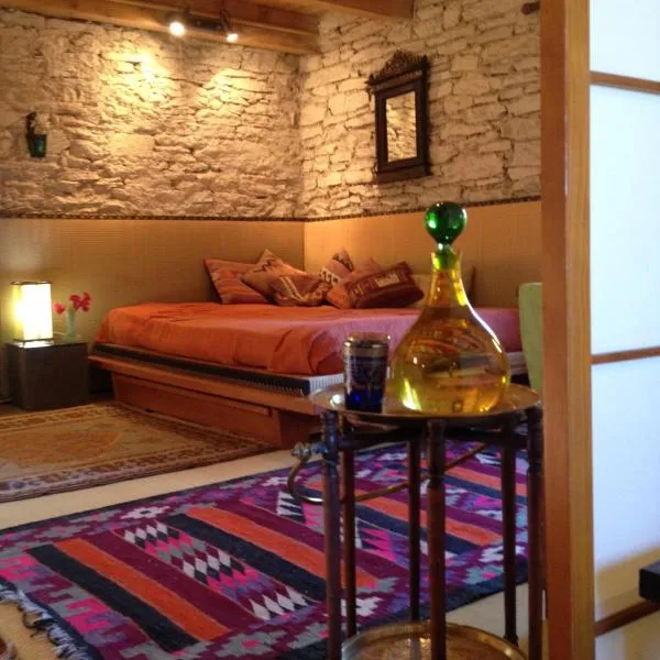 gîte pour amoureux ambiance Japon, hotel v destinaci Rebourguil