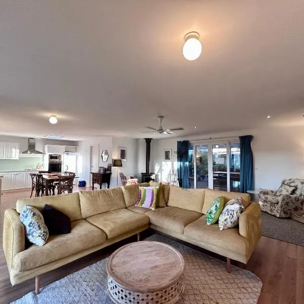 Magic Beach Cottage, hotel in Venus Bay