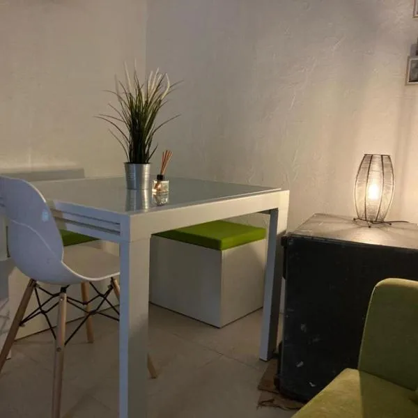 Cosy 1 bedroom maisonette in the heart of Valletta, hotel in Valletta