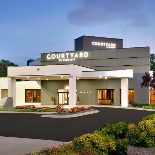 Courtyard by Marriott Charlotte Airport/Billy Graham Parkway, hotelli kohteessa Charlotte