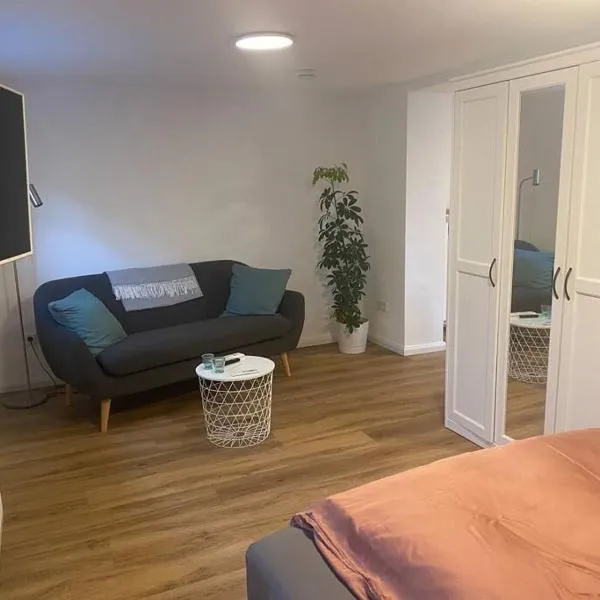 Klein aber oho! Neues Apartment in Stadt- und Fuldanähe, hotel v destinaci Kassel