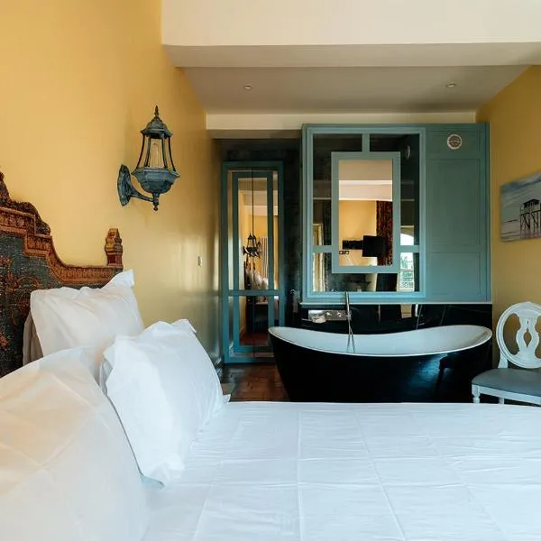 Mes à Moi in Pezenas - Appartements de charme - Baignoire Balnéo, hotel v destinaci Pézenas