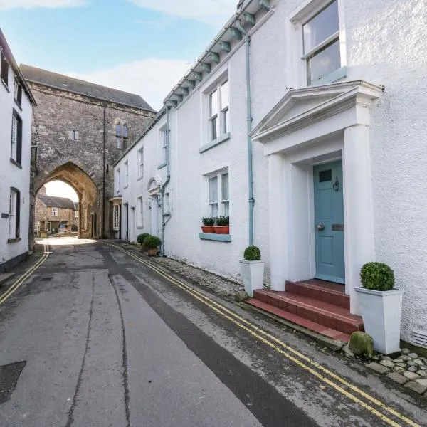 1 Tower House, hotel in Grange Over Sands