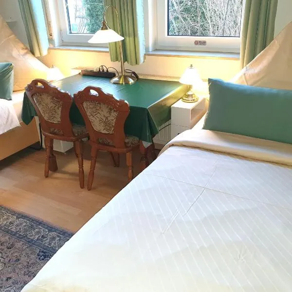 Zimmer Hohbuch mit Achalmblick, hotel in Reutlingen