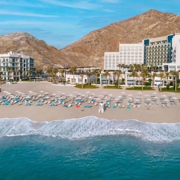 Address Beach Resort Fujairah Apartment 2 Bed Rooms and Small Bed Room - Ground Floor 3011, hotel in Al Aqah