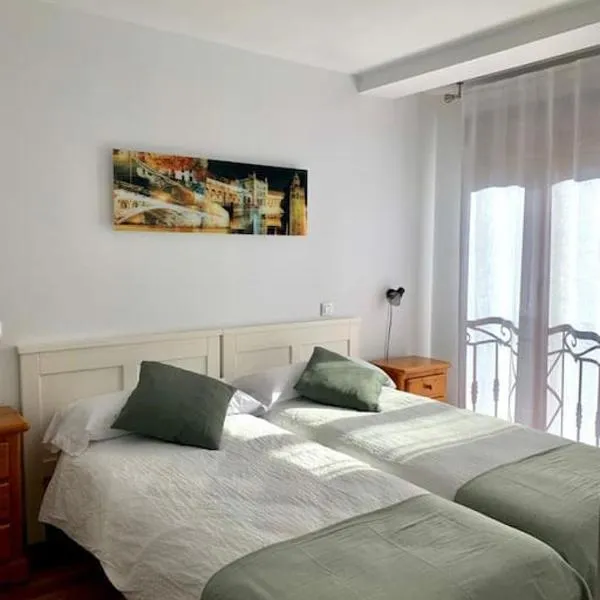 los laureles de novales, hotel in Novales