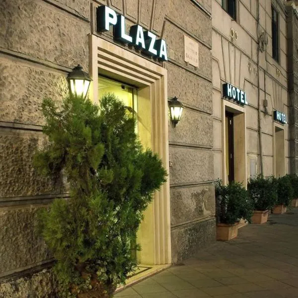 Hotel Plaza – hotel w mieście Salerno