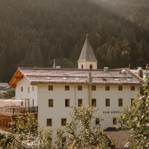Zum Hirschen Boutique Hotel Val di Non, hotel em Unsere Liebe Frau im Walde