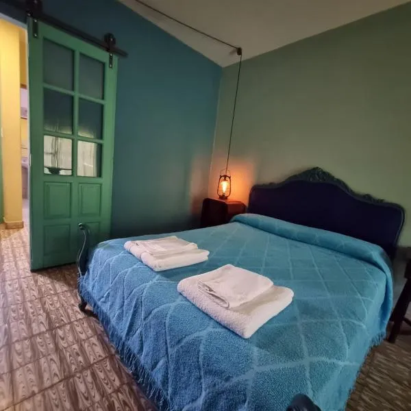 Acogedora suite con ingreso independiente., hotel in Colonia Caroya