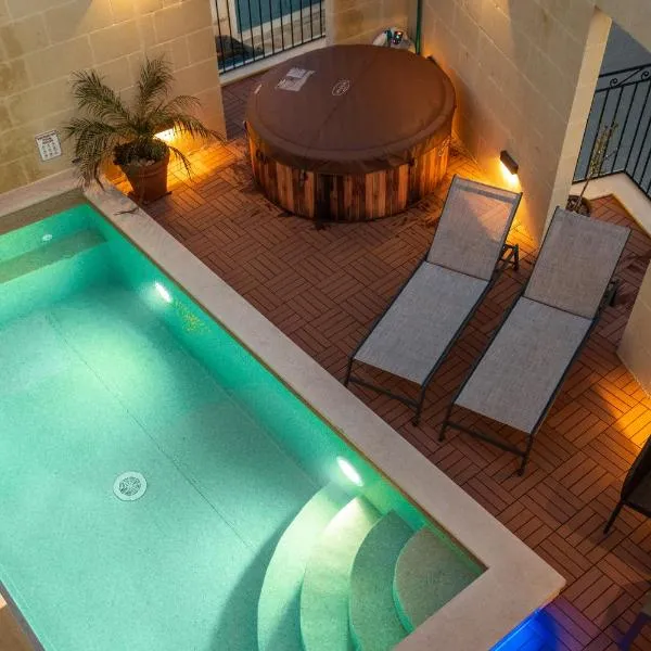 Narcisa - Luxury 3BR Traditional House with Pool, Cinema & Hot Tub, Hotel in Tal-Barmil