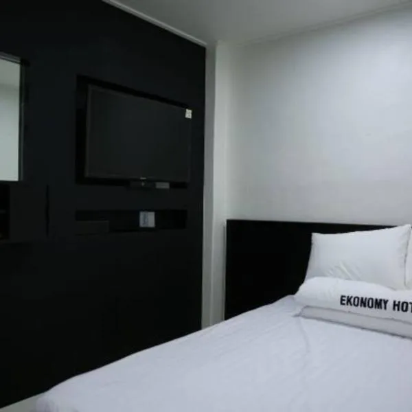 Ekonomy Hotel, hotel din Gumi