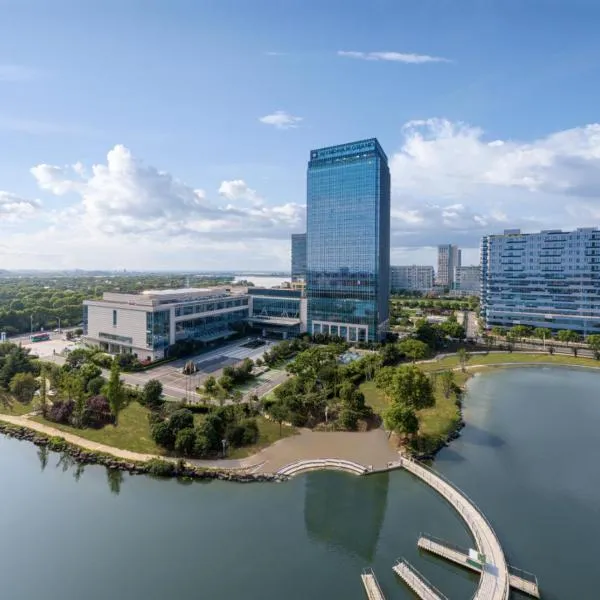 Wyndham Grand Suzhou Fenhu, hotel in Shangta