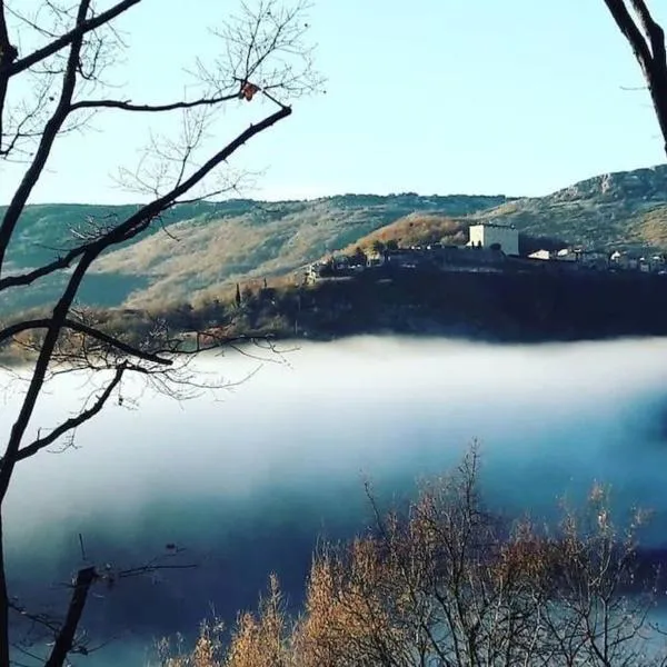 Gite du Prinas, hotel em Gréolières les Neiges