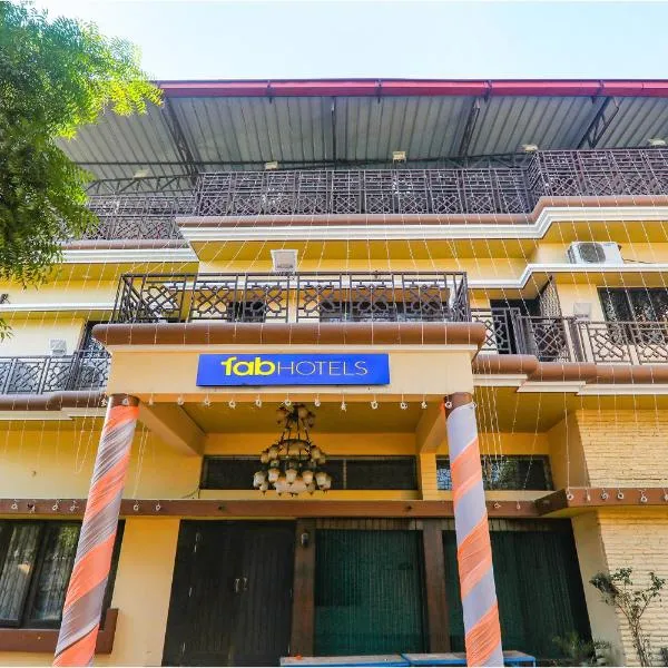 Colonelganj में, होटल FabHotel Harmony