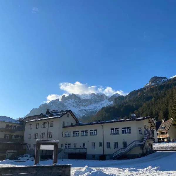 Soggiorno Dolomiti, hotel in Alba di Canazei