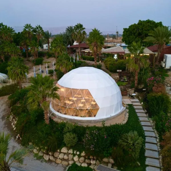 Glamping -420, hotel em Almog