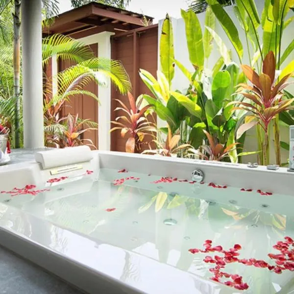 Golf view Villa with Jacuzzi- By AppartAli, hotel in Bouskoura