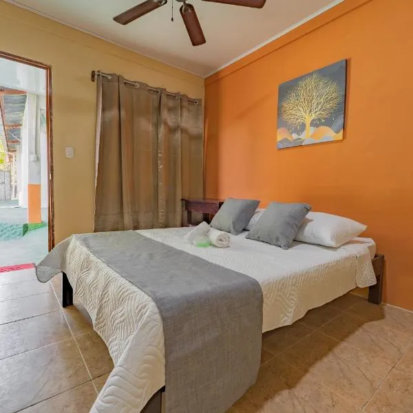El Cocobolo Food&Rest Room 2 Bed and Breakfast WiFi AC Pkg gratis, hotel in Cañas Dulces