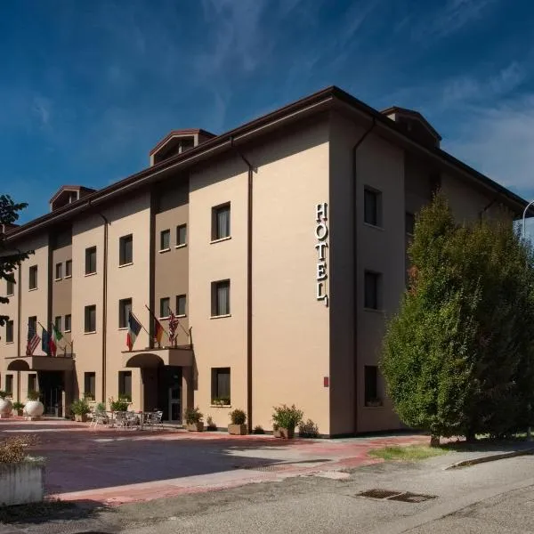 Hotel Versailles, hotel in San Quirico