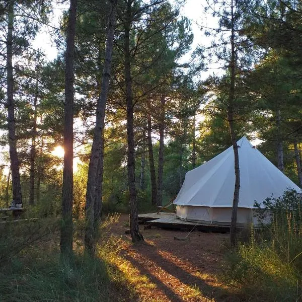 Forest Days, hotel v destinaci Navés