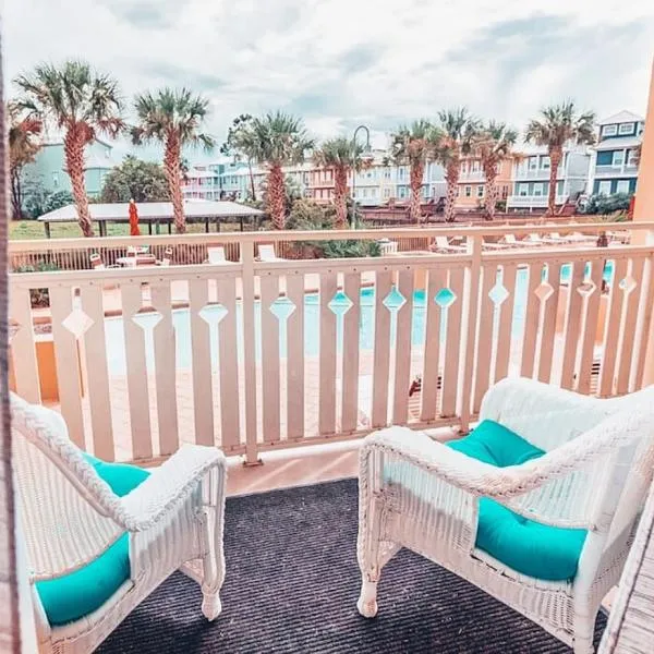 Poolside Condo at Waterside, hotel in Mexico Beach