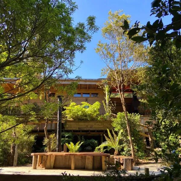 Cabañas Los Cantos del Chucao, hotel em Río del Sur