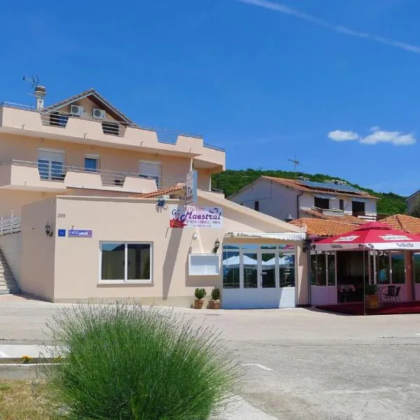 Apartments Maestral, hotel di Sveti Petar