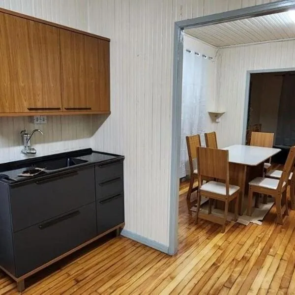 Casa aconchegante - compartilhada, hotel v destinaci Cascavel