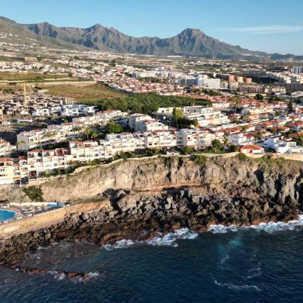 Great oportunity Costa Adeje Holiday apartment first sea line Free Wifi, hotel v destinácii Callao Salvaje
