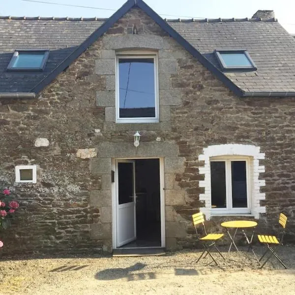 Charmante Maison Proche de Dinan -Dinard - St Malo, hotel v destinaci Pleslin-Trigavou