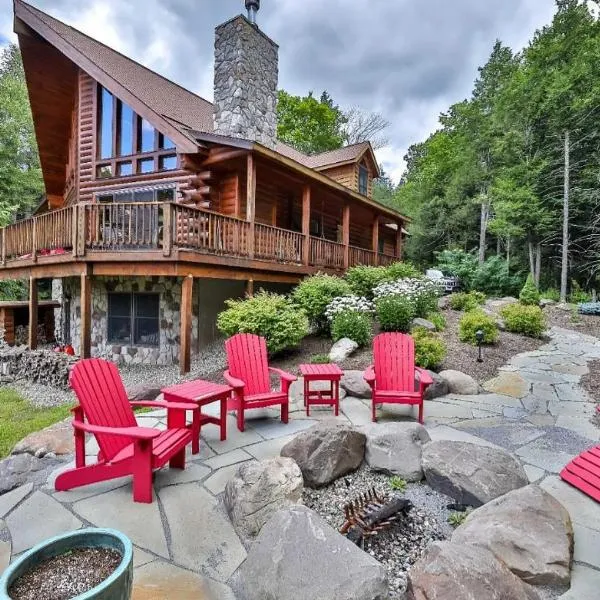 Beautiful Chalet, mins to Hunter/Windham slopes, hotel v destinaci Jewett