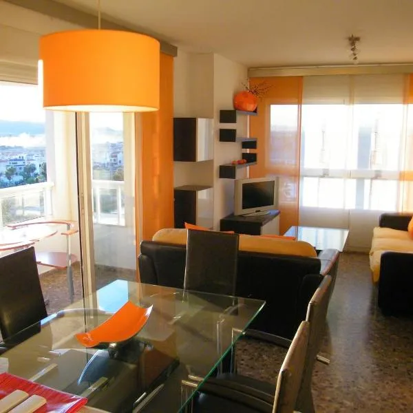 Apartamentos Milenio, hotel v destinaci Cullera