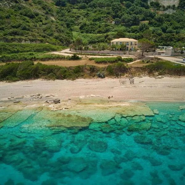 Petani beach suites, hotel in Vovikes