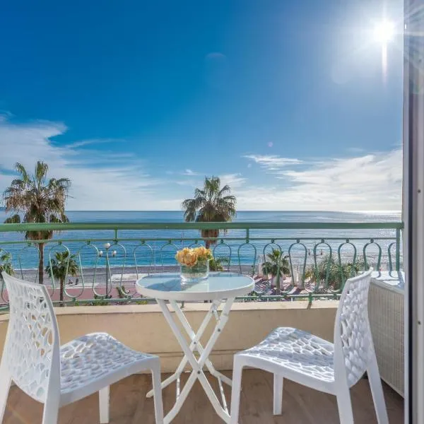 SEA FRONT - Panoramic view with Terraсe - 2BR: Nice'de bir otel