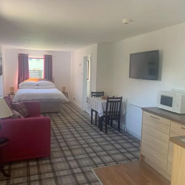 Inverness City studio apartment sleeps 2, hotel in Dalneigh