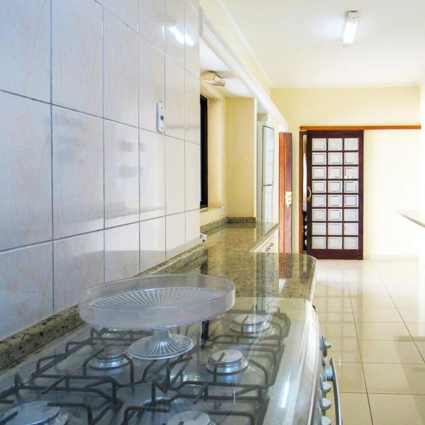 Casa de campo c piscina e lazer em Mairiporã - Foto 3