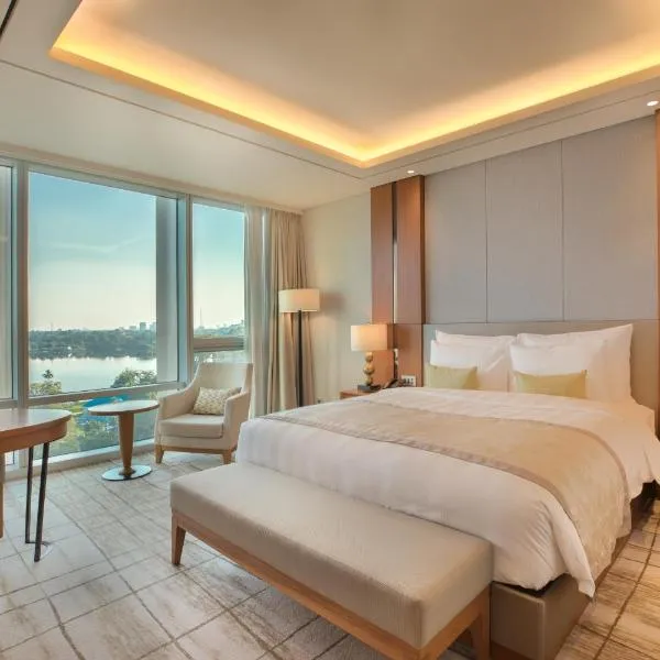 LOTTE Hotel Yangon: Yangon şehrinde bir otel