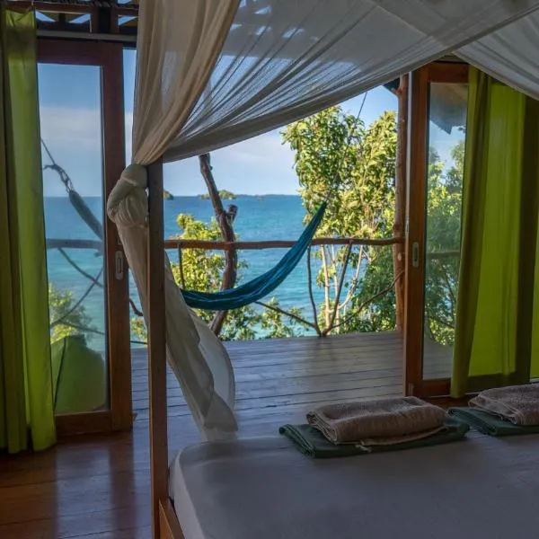 Araya Dive Resort Togean, hôtel à Bomba