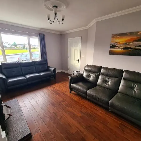 Bundoran Seaside Stays House - WiFi, large spacious home, hôtel à Bundoran