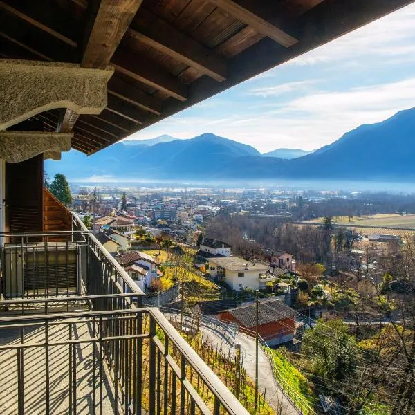 Lilia Apartment by Quokka 360 - Bright Spacious Flat with Panoramic Locarno View, hotel di Gordola