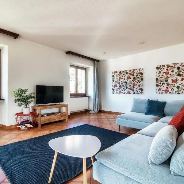 Lilia Apartment by Quokka 360 - large flat with panoramic view of Locarno, hotel a Gordola