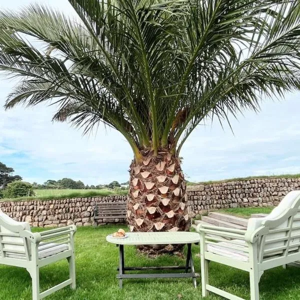 Modern 3 bed Bungalow with parking, private garden、ニューリンのホテル