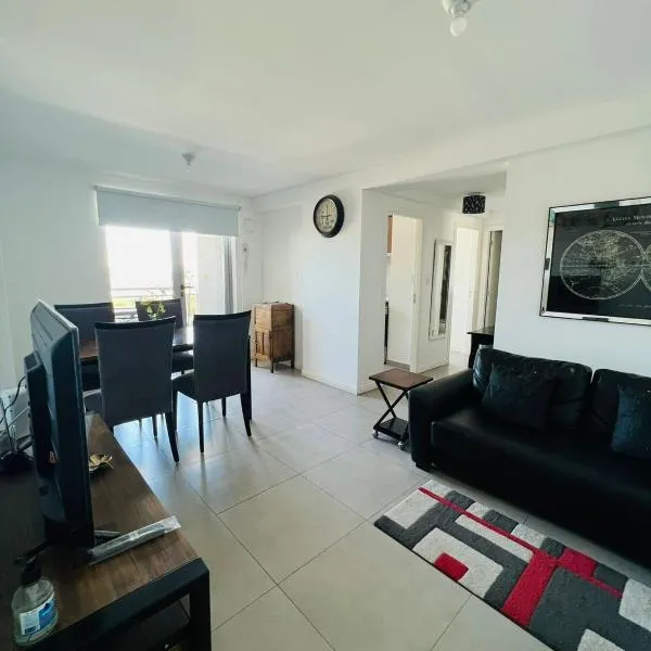 DEPARTAMENTO DE 1 DORMITORIO CON VISTA A LAS SIERRAS Av Colon 5034, hotel in Córdoba