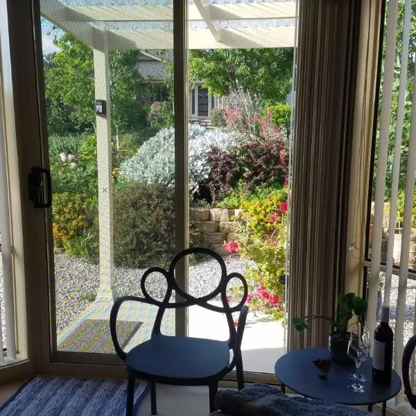 Blue Wren Retreat, hotel in Orange