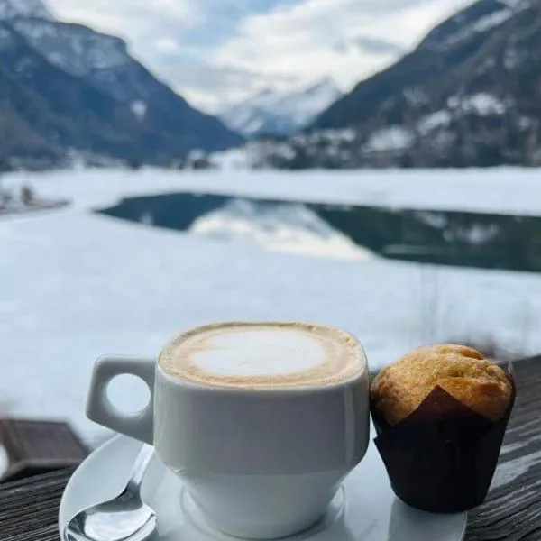 Hotel TEA DOLOMITI - Lago di Alleghe - Monte Civetta、アッレゲのホテル