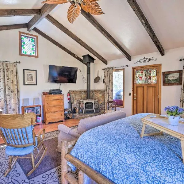 Cozy Story Book Barn Cottage with Scenic View, hotel v destinaci Julian